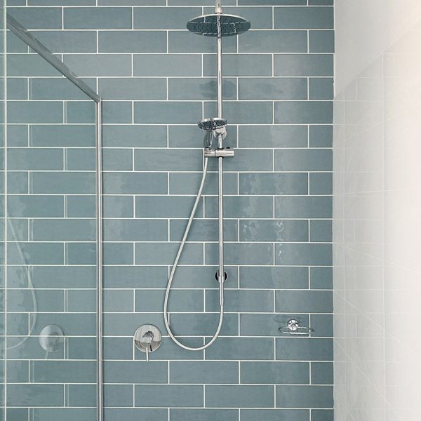 The Acuarela tiles in the colour teal in a new home